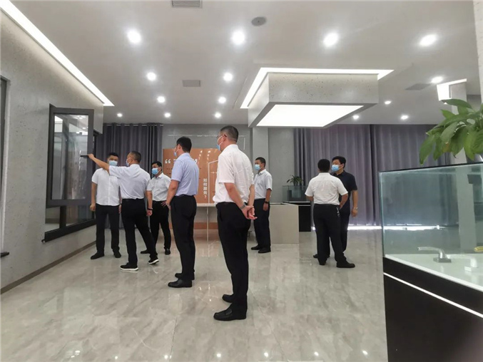 热烈欢迎宿州市区委书记朱卫东同志携各位领导莅临天东门窗参观指导